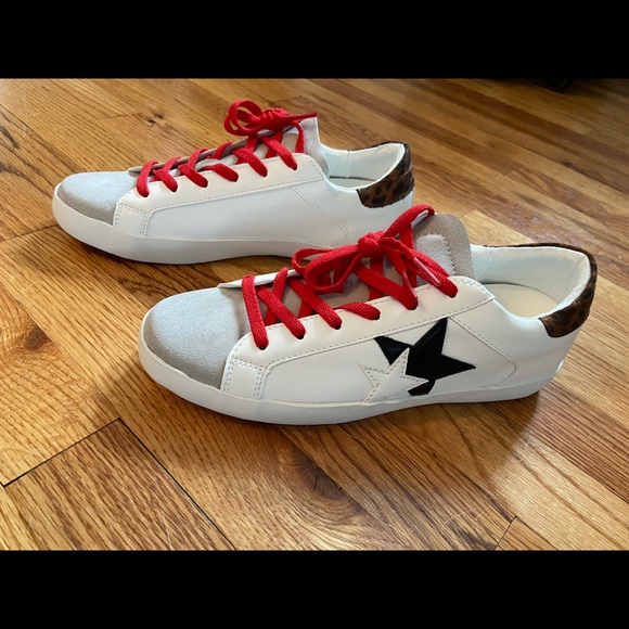 NWOB Just Fab sneakers with star print. Size 8, brand new without box. - Picture 4 of 5